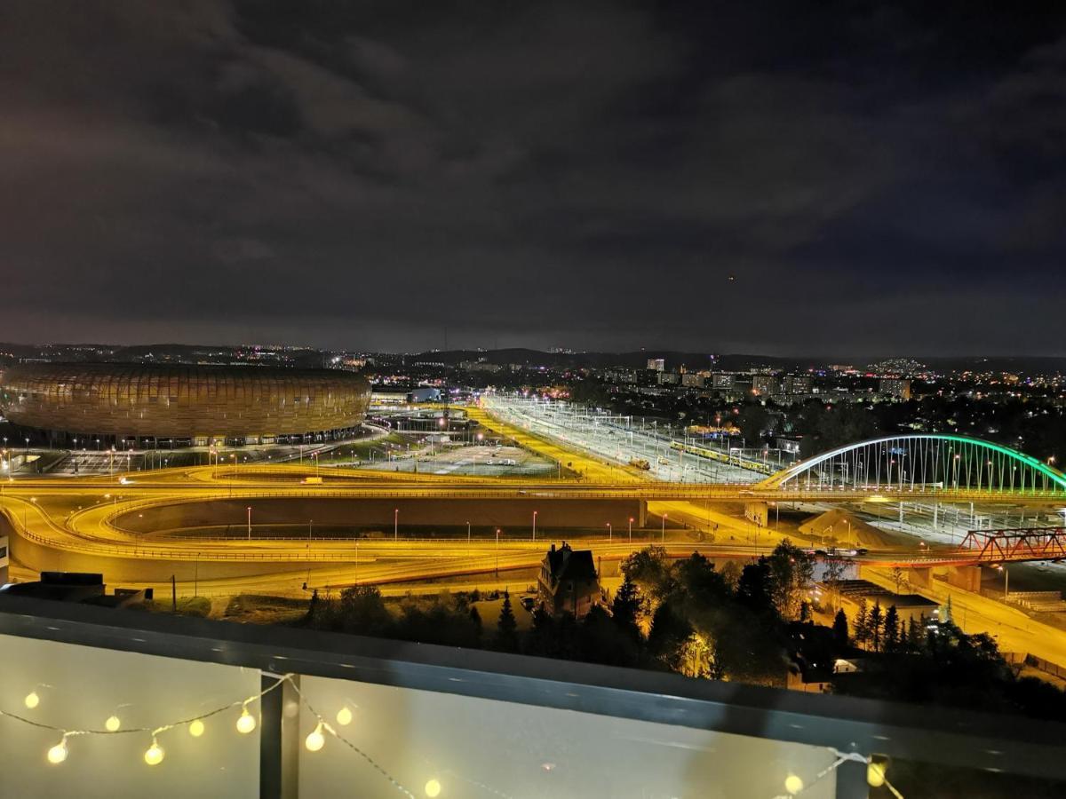 Apartament Przy Bursztynowym Stadionie 格但斯克 外观 照片