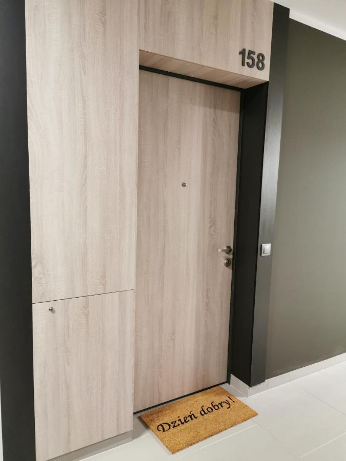 Apartament Przy Bursztynowym Stadionie 格但斯克 外观 照片