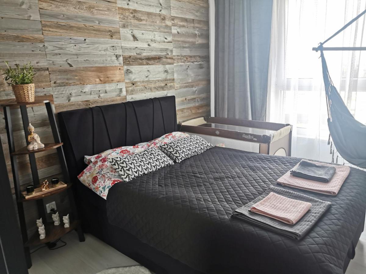 Apartament Przy Bursztynowym Stadionie 格但斯克 外观 照片