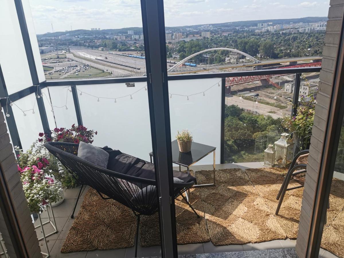 Apartament Przy Bursztynowym Stadionie 格但斯克 外观 照片