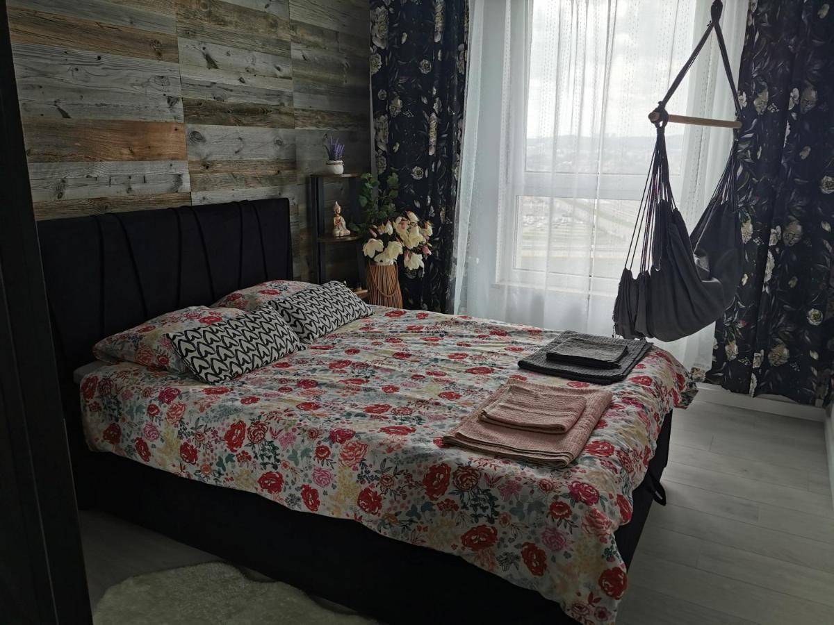 Apartament Przy Bursztynowym Stadionie 格但斯克 外观 照片