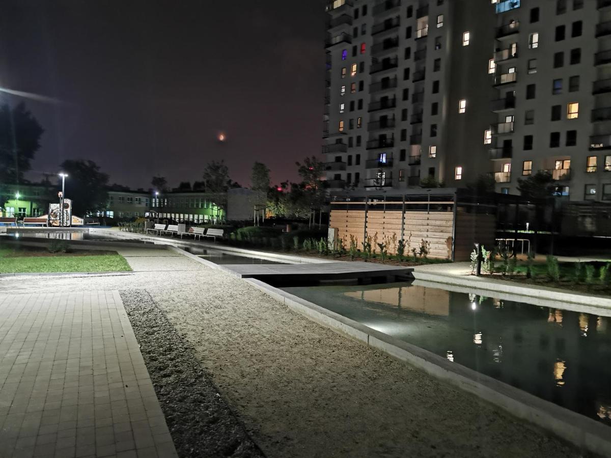 Apartament Przy Bursztynowym Stadionie 格但斯克 外观 照片