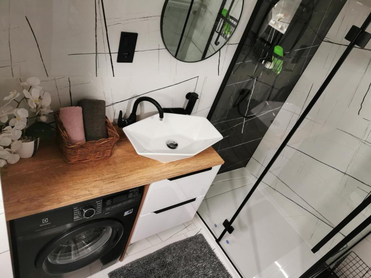Apartament Przy Bursztynowym Stadionie 格但斯克 外观 照片