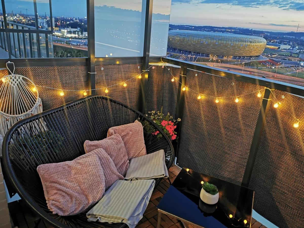 Apartament Przy Bursztynowym Stadionie 格但斯克 外观 照片